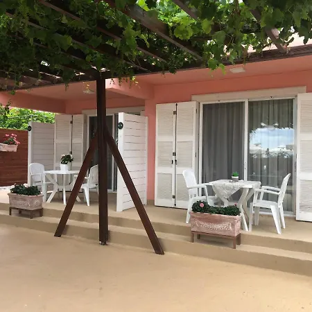 Plaisir Apart-hotel Makriammos