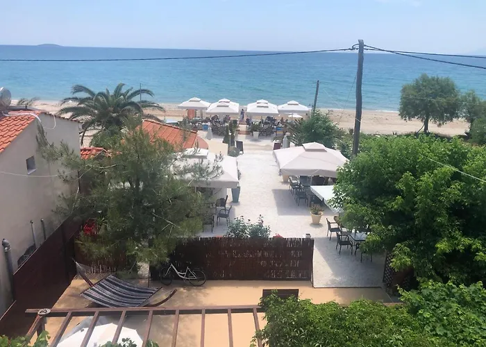 アパートホテル Plaisir Makryámmos