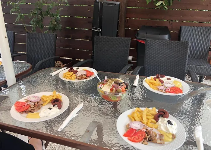 Plaisir アパートホテル