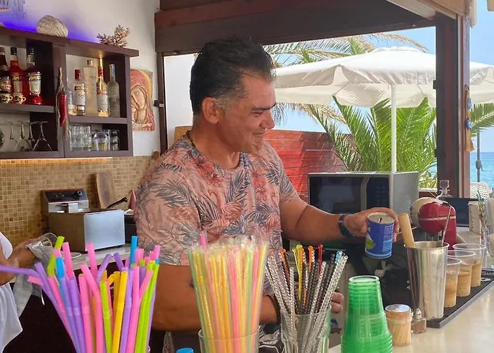 Plaisir アパートホテル