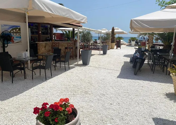 Plaisir アパートホテル Makryámmos